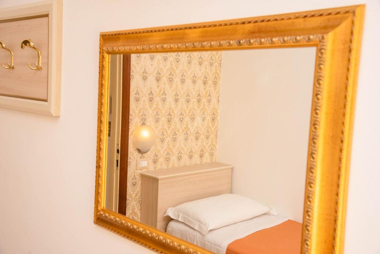 Hotel Ariston Riccione Esterno foto